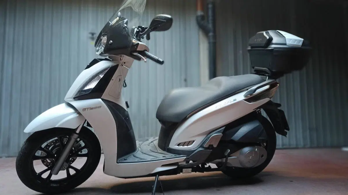 Kymco People 300i GT (2010 - 17)  (3)