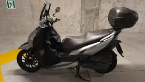 Kymco Agility 300i R16 ABS (2020)  (2)