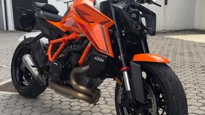 KTM 1390 Super Duke R (2024 - 26)  (2)