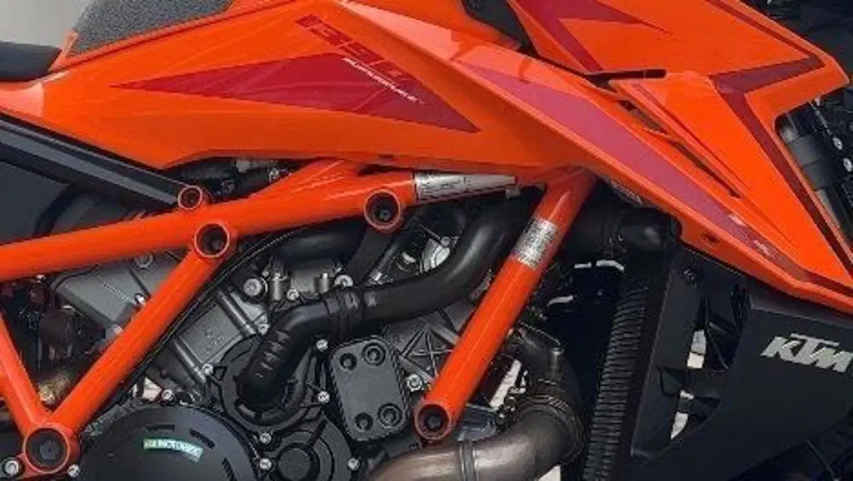 KTM 1390 Super Duke R (2024 - 26)  (4)