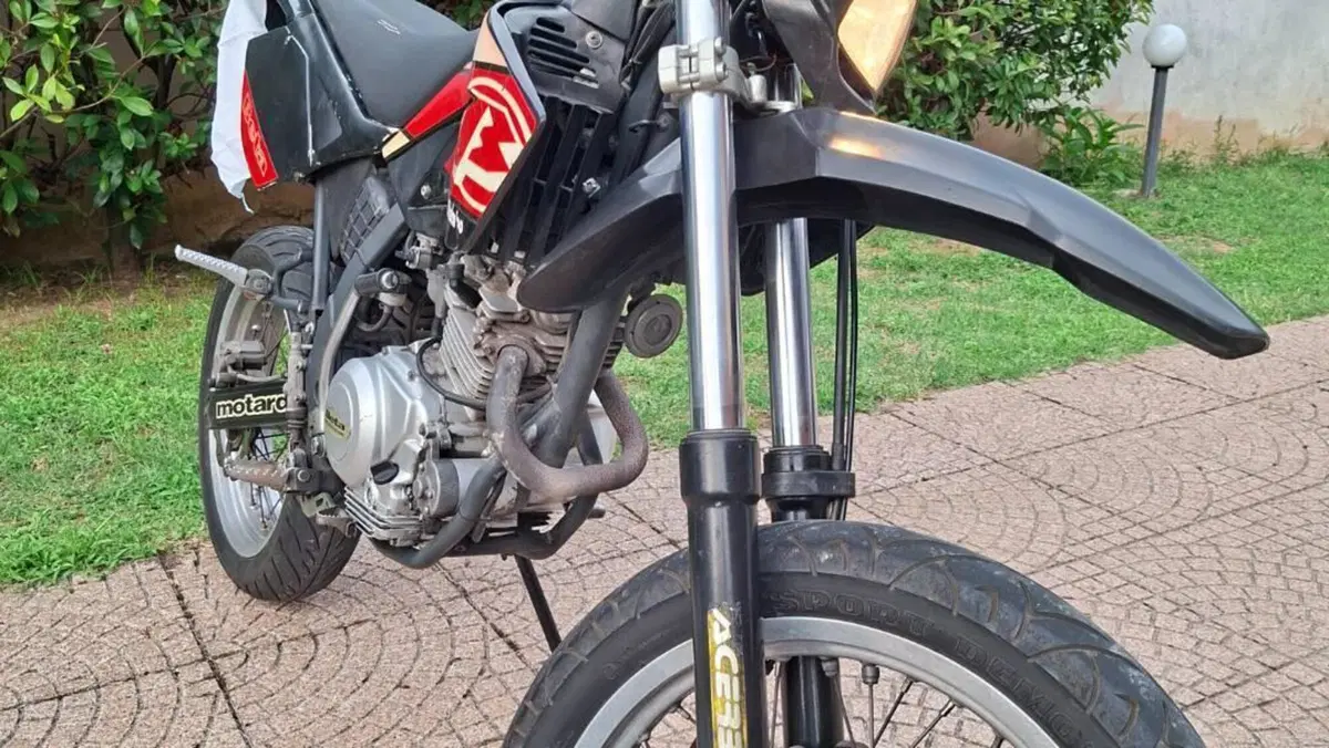 Betamotor RR 125 4T Motard (2006 - 11)  (6)