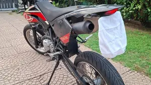 Betamotor RR 125 4T Motard (2006 - 11)  (8)