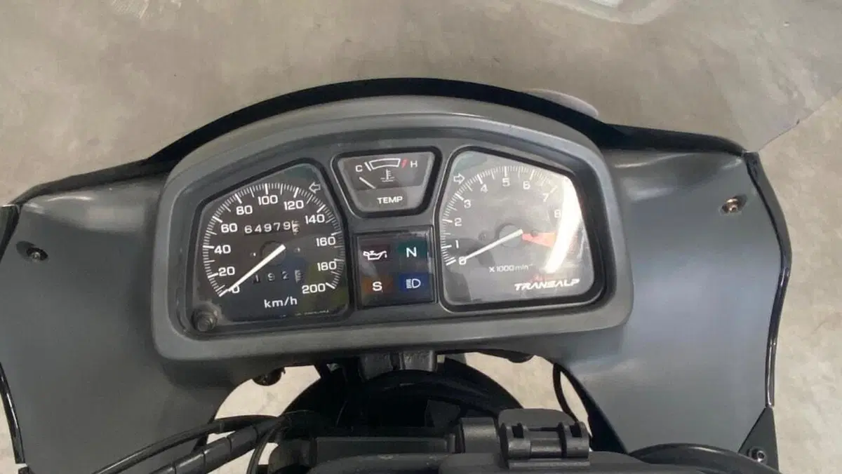 Honda Transalp XL 600V (1997 - 99)  (8)