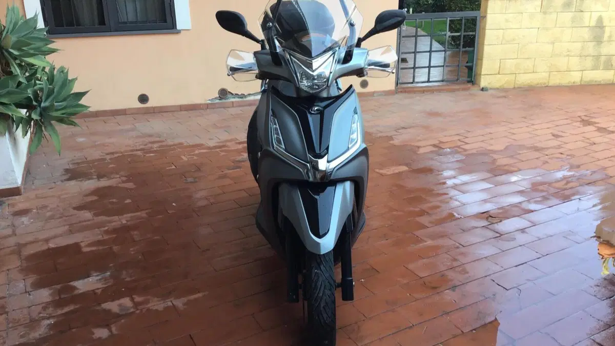 Kymco Agility 300i (2020)  (4)