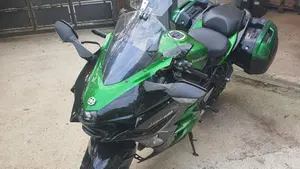 Kawasaki Ninja H2 SX SE Tourer (2022)  (2)