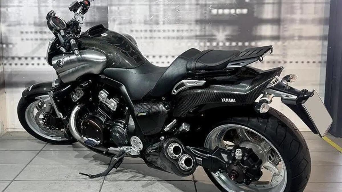 Yamaha VMAX (2008 - 17)  (2)
