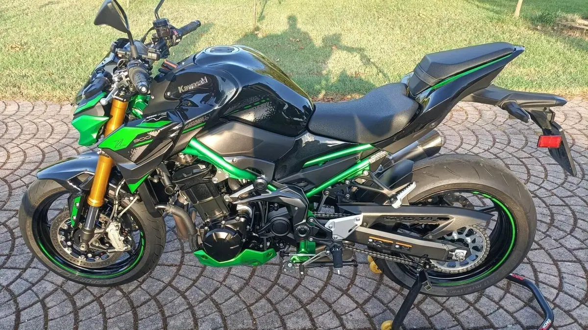 Kawasaki Z 900 SE (2022 - 24)  (2)