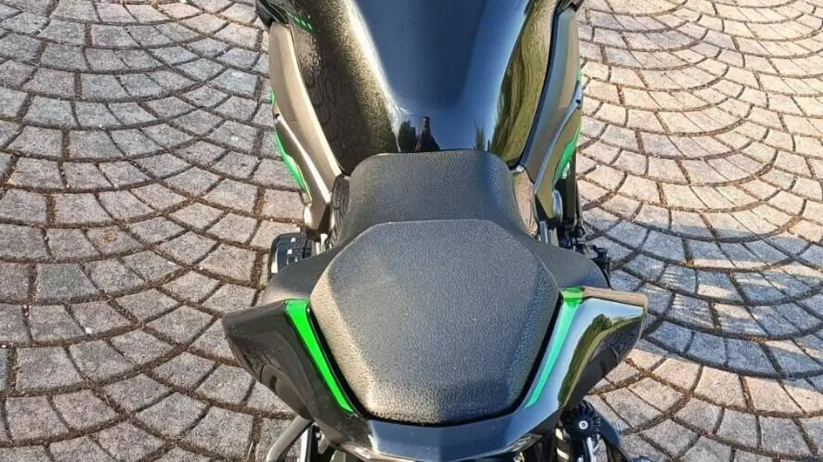 Kawasaki Z 900 SE (2022 - 24)  (7)