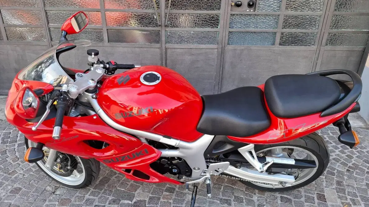 Suzuki SV 650 S (1999 - 02)  (2)