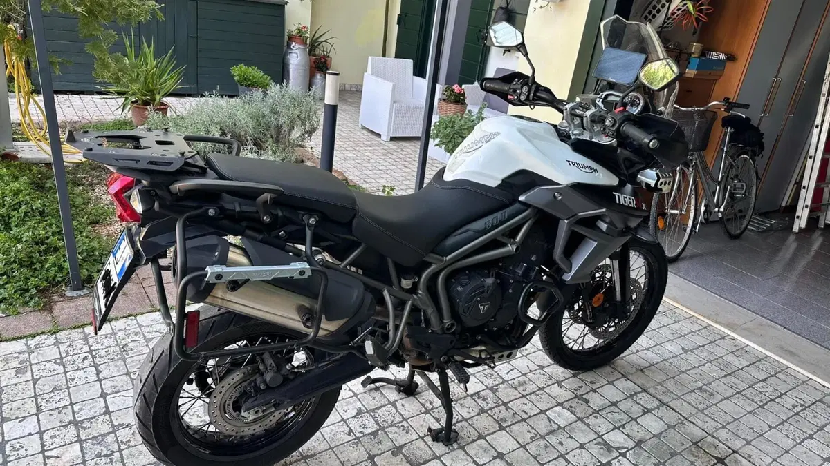 Triumph Tiger 800 XCx (2017 - 18)  (2)
