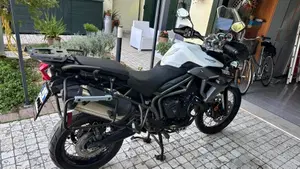 Triumph Tiger 800 XCx (2017 - 18)  (2)