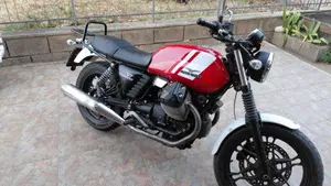 Moto Guzzi V7 Stone (2012 - 15) 