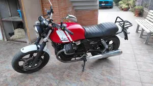 Moto Guzzi V7 Stone (2012 - 15)  (2)