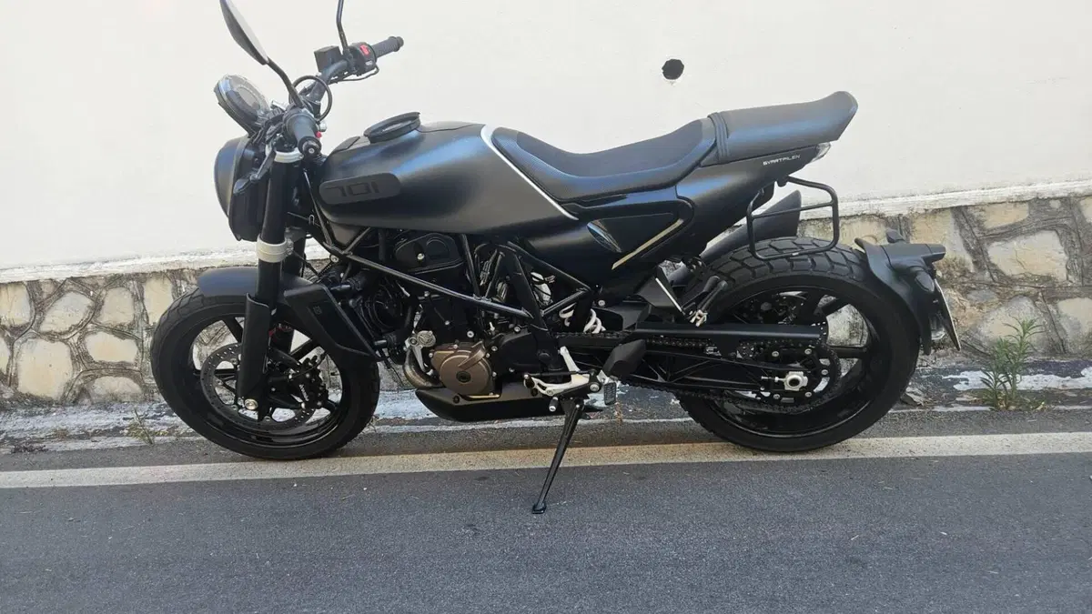 Husqvarna Svartpilen 701 (2020) 