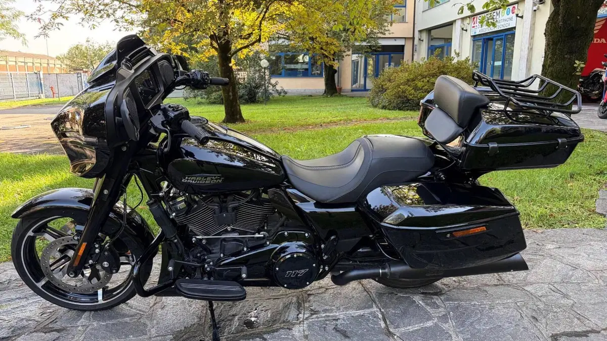 Harley-Davidson Street Glide (2024 - 26)  (2)