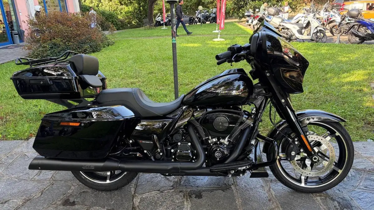 Harley-Davidson Street Glide (2024 - 26) 