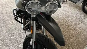Moto Guzzi V85 TT (2021 - 23)  (3)