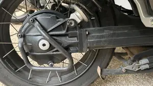 Moto Guzzi V85 TT (2021 - 23)  (8)