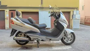 Suzuki Burgman AN 250 (2001 - 03)  (3)