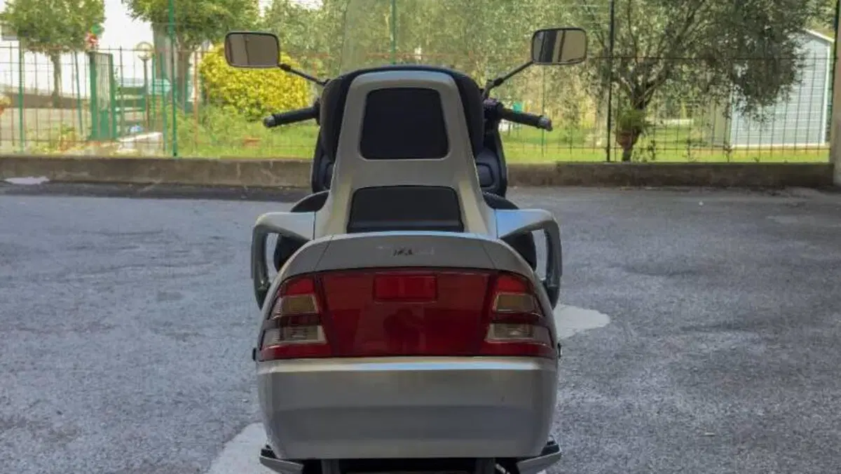 Suzuki Burgman AN 250 (2001 - 03)  (4)