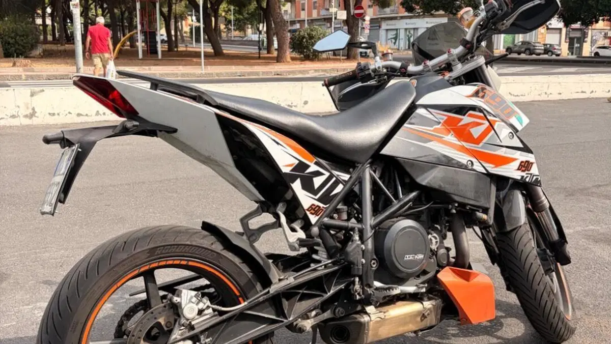 KTM 690 Duke (2007 - 09)  (4)