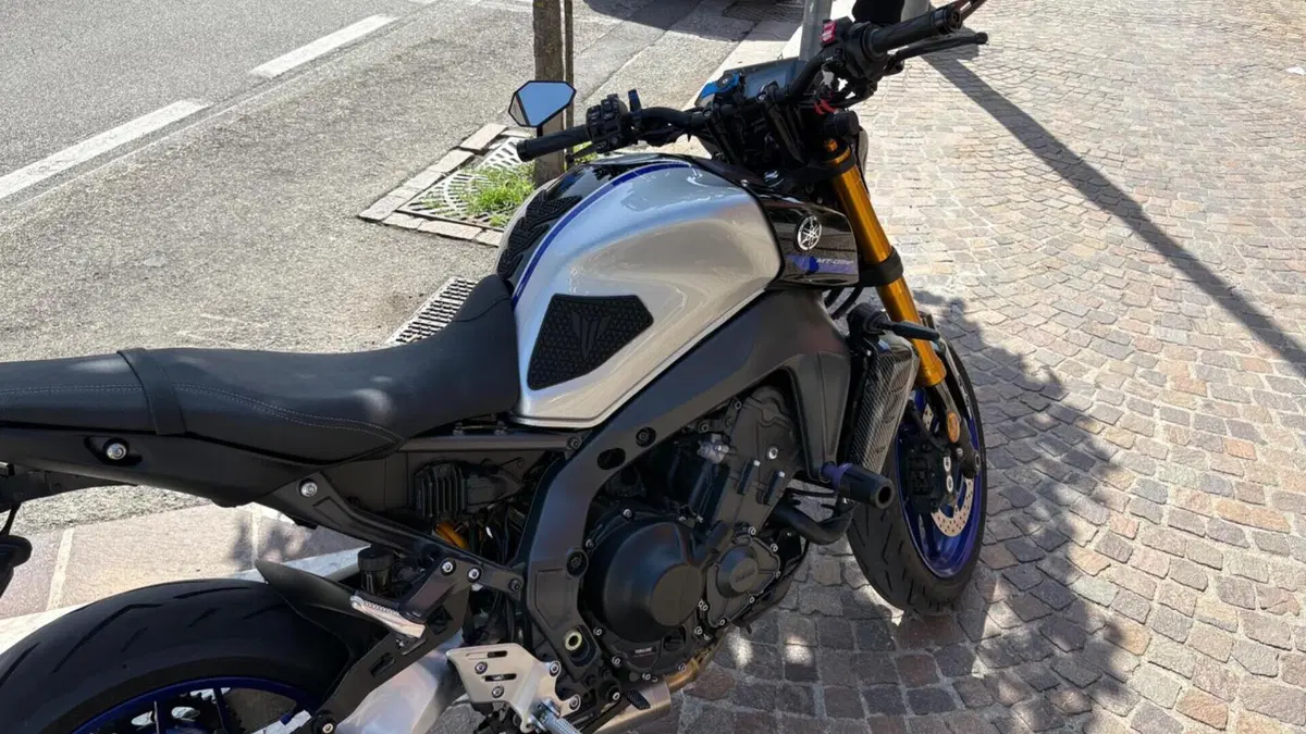 Yamaha MT-09 SP (2021 - 23)  (2)