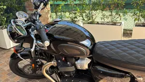 Triumph Bonneville T100 (2021 - 25)  (5)