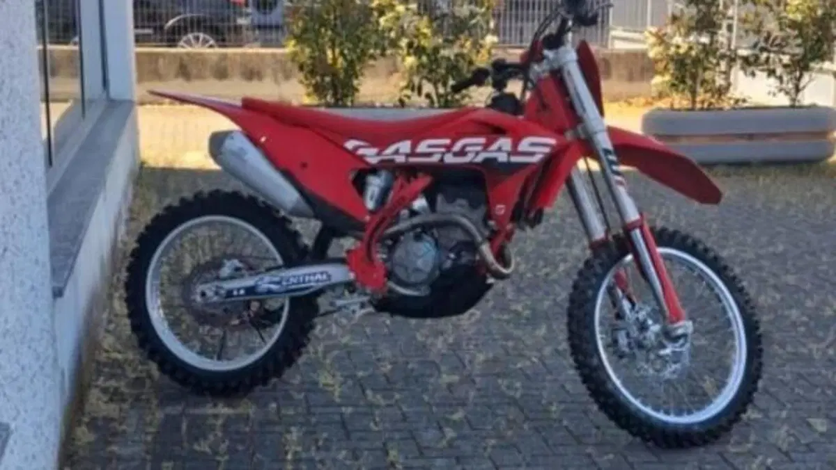 GASGAS MC 250 F (2021)  (2)