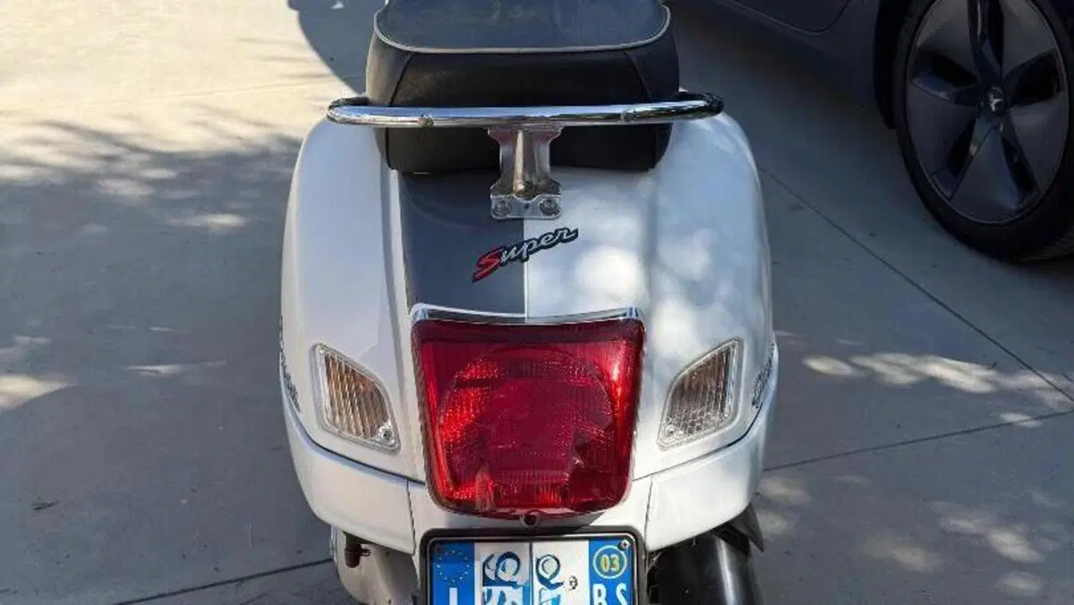 Vespa Granturismo 200 L  (4)