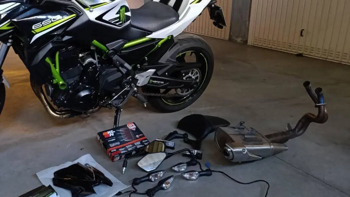 Kawasaki Z 650 (2021 - 24)  (8)