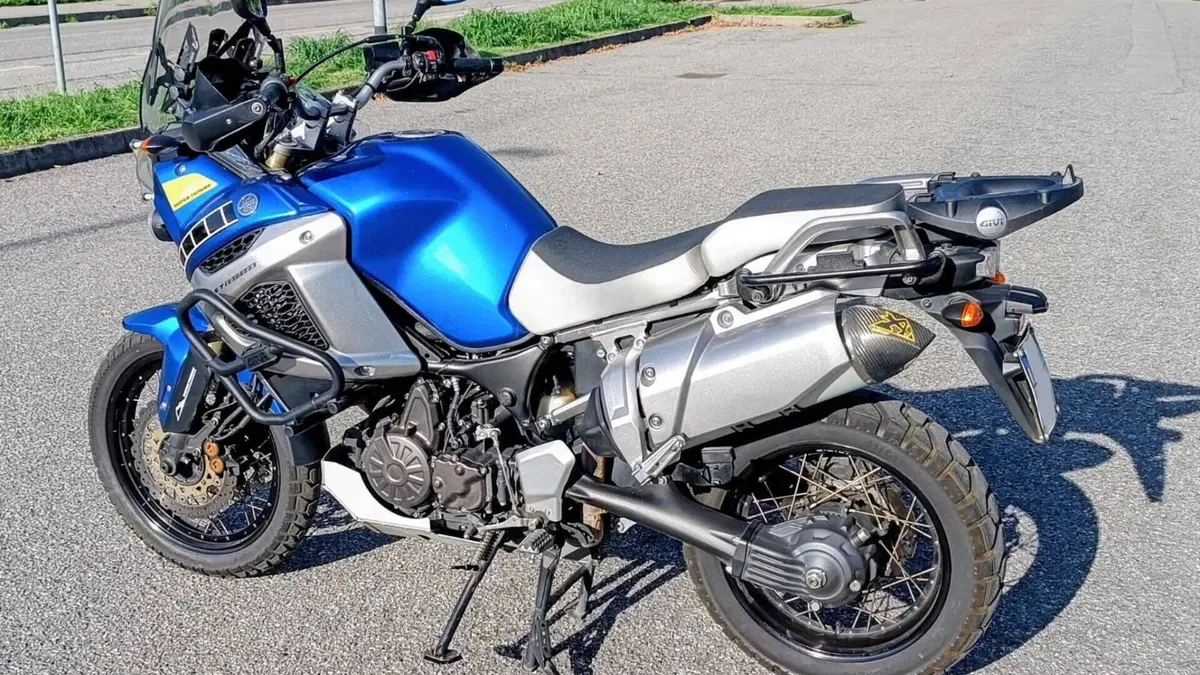 Yamaha XT1200Z Super Ténéré First Edition (2010 - 11)  (2)