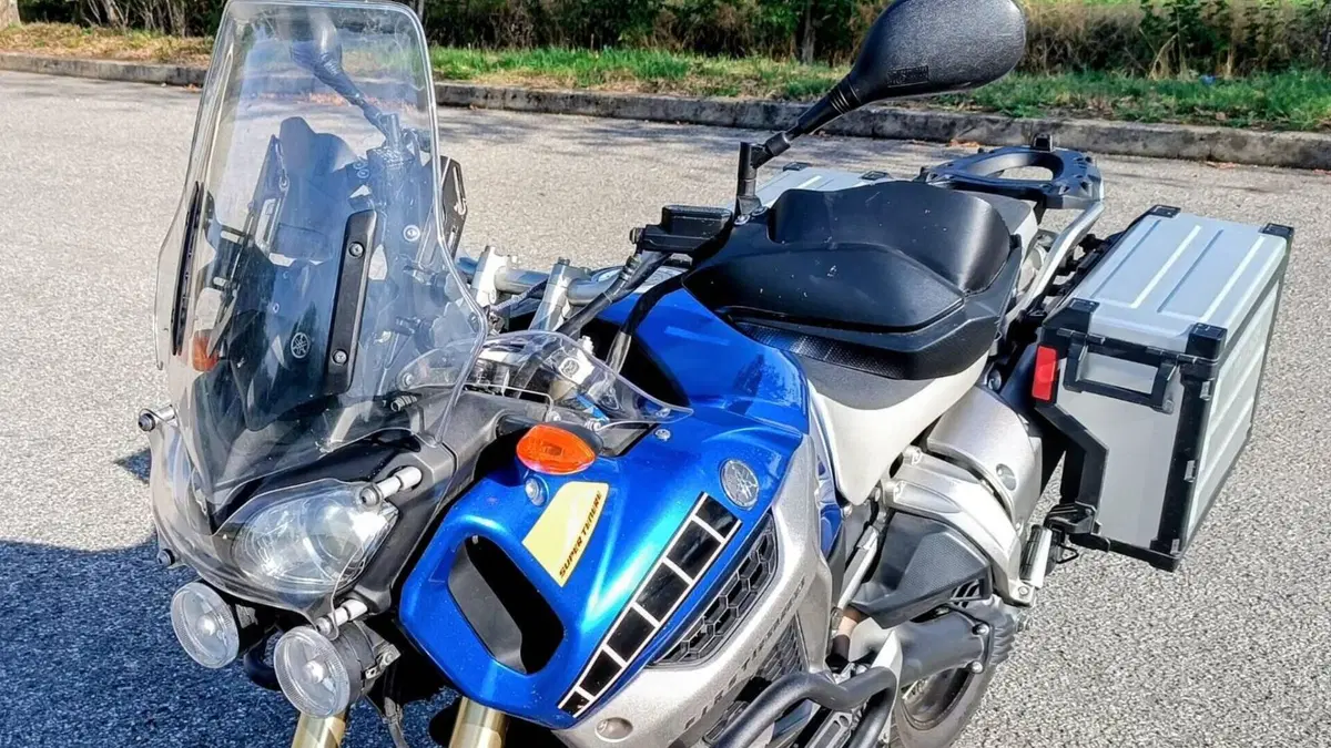 Yamaha XT1200Z Super Ténéré First Edition (2010 - 11)  (4)
