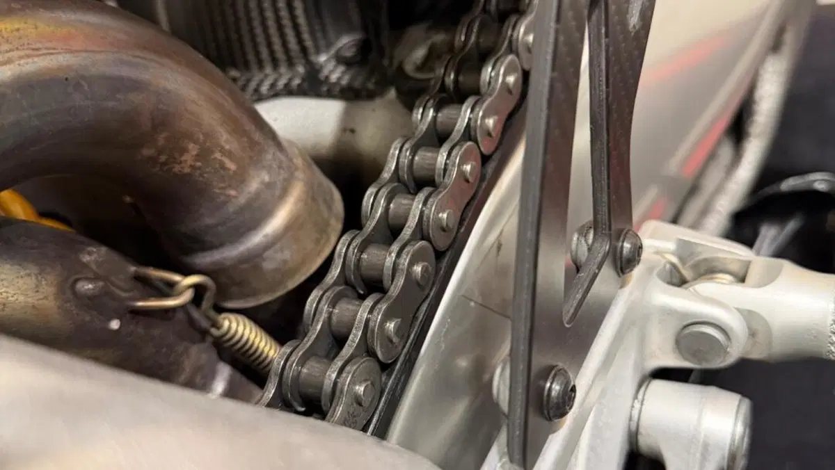 Aprilia RSV4 1100 Factory (2021 - 24)  (12)