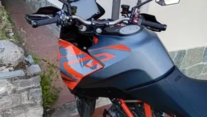 KTM 1290 Super Duke GT (2021 - 25)  (3)