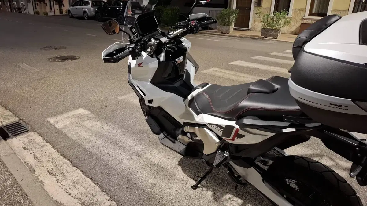 Honda X-ADV 750 Adventure (2025 - 26)  (2)