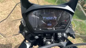 Triumph Tiger 800 XCx (2018 - 20)  (7)