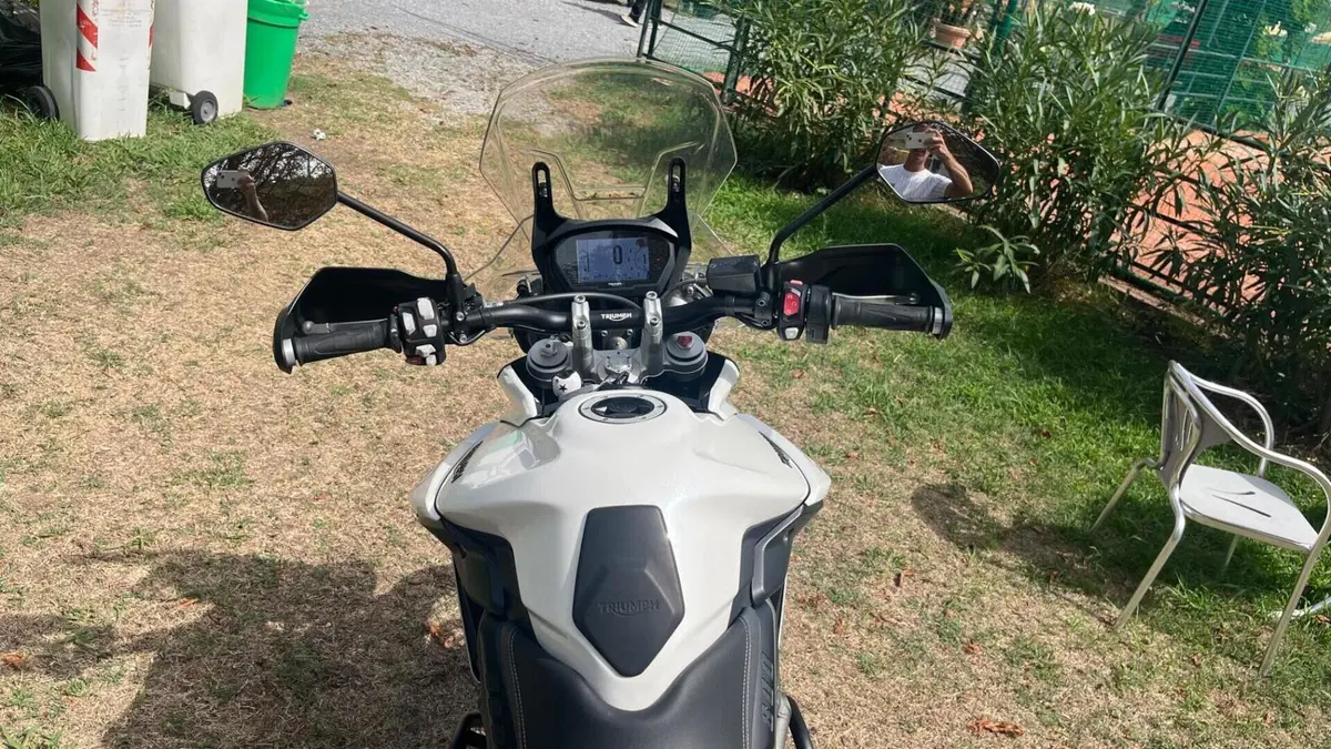 Triumph Tiger 800 XCx (2018 - 20)  (8)