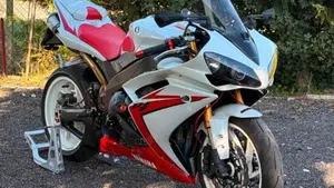 Yamaha YZF R1 (2007 - 08) 