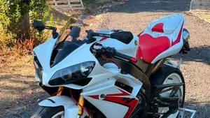 Yamaha YZF R1 (2007 - 08)  (2)