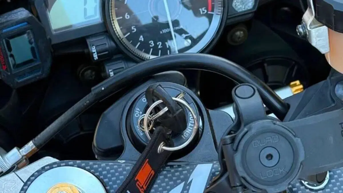 Yamaha YZF R1 (2007 - 08)  (4)