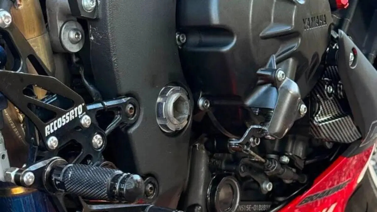 Yamaha YZF R1 (2007 - 08)  (7)