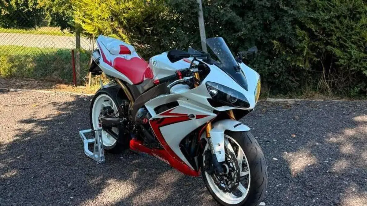 Yamaha YZF R1 (2007 - 08)  (19)