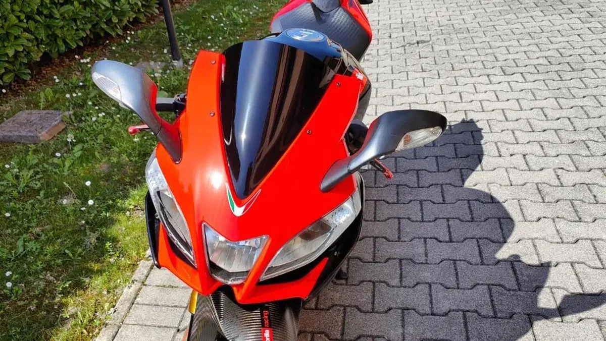 Aprilia RSV4 Factory (2009 - 12)  (5)