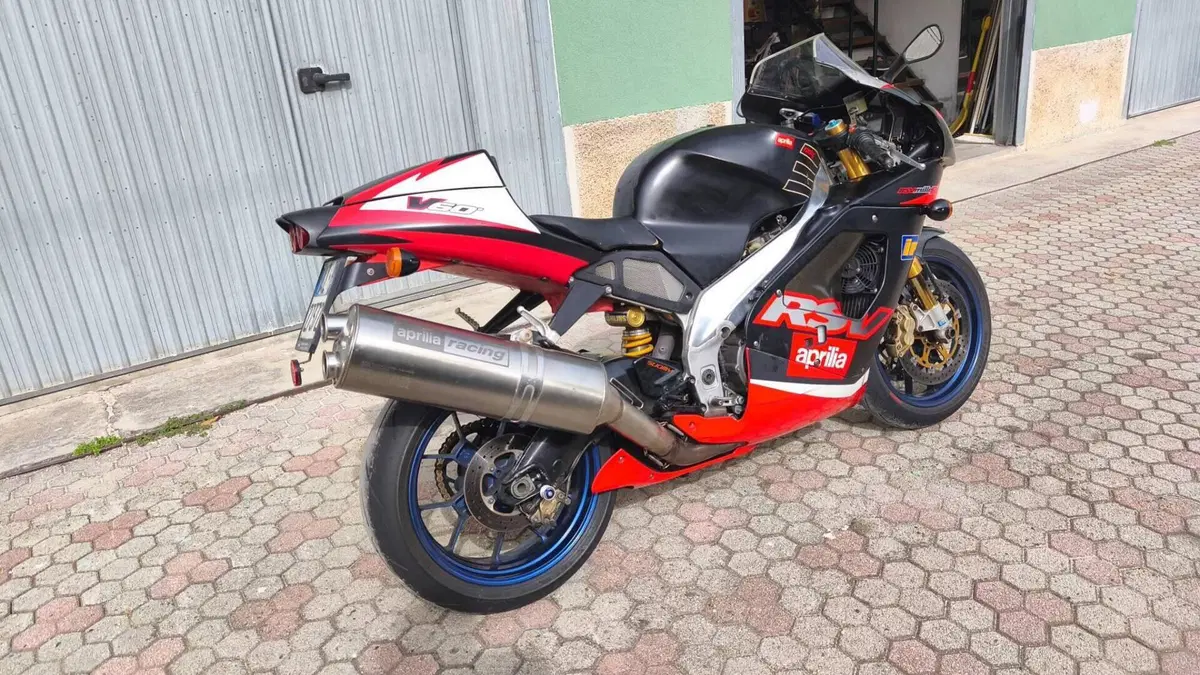 Aprilia RSV 1000 R (2001 - 02)  (2)