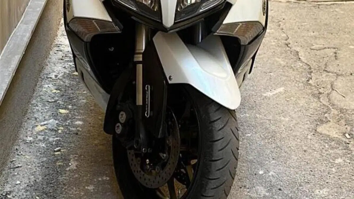 Yamaha T-Max 530 (2015 - 16)  (2)
