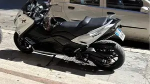 Yamaha T-Max 530 (2015 - 16)  (3)