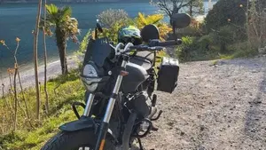 Moto Guzzi V9 Bobber (2021 - 25)  (5)