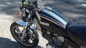 Yamaha XV 500 SE  (2)