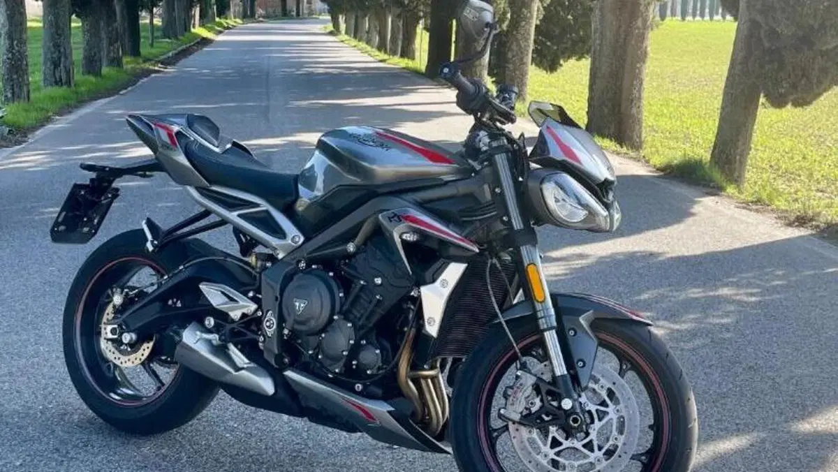 Triumph Street Triple RS (2020 - 22)  (2)