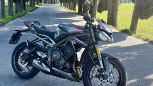 Triumph Street Triple RS (2020 - 22)  (2)